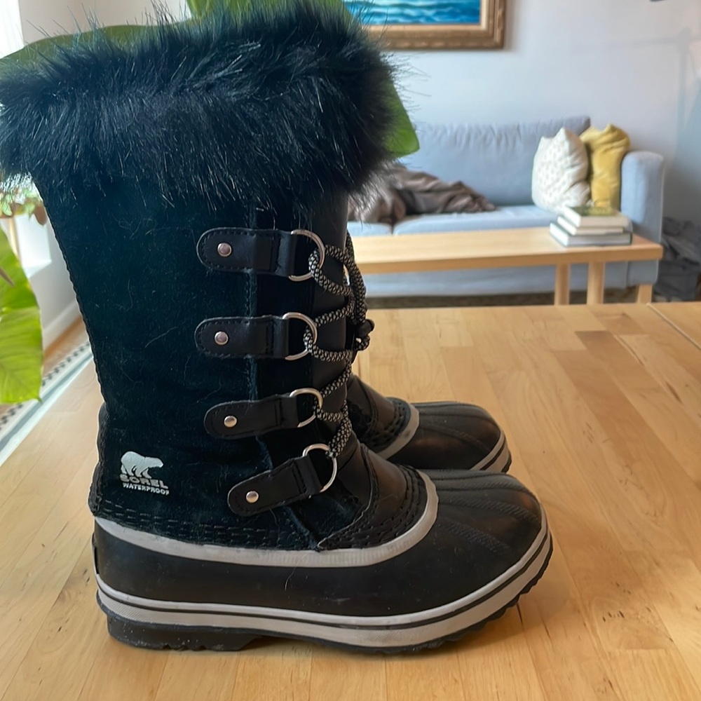SOREL YOUTH JOAN OF ARCTIC™ BOOT  size 4
